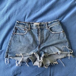 Abercrombie curve love cut off shorts